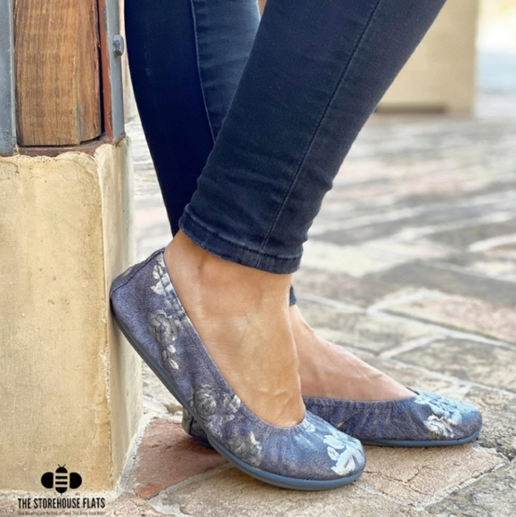 *BRAND NEW* Antique Floral - Picture 2 of 4